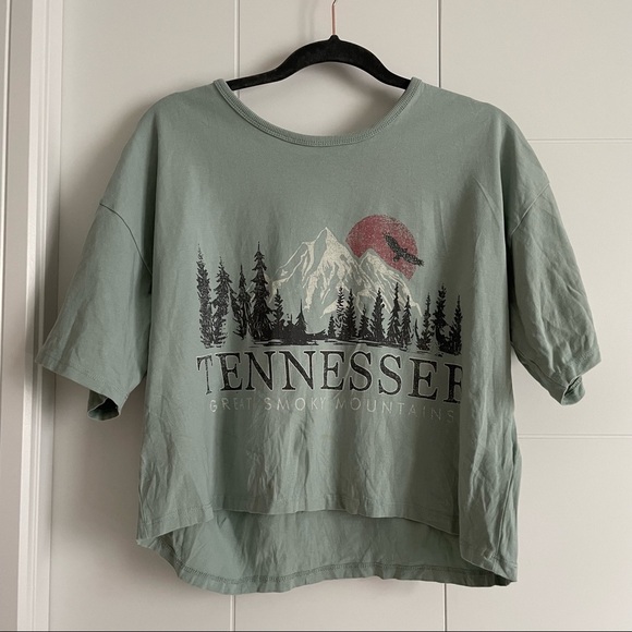 3/$25 Ardene Graphic boxy t-shirt - Picture 2 of 5